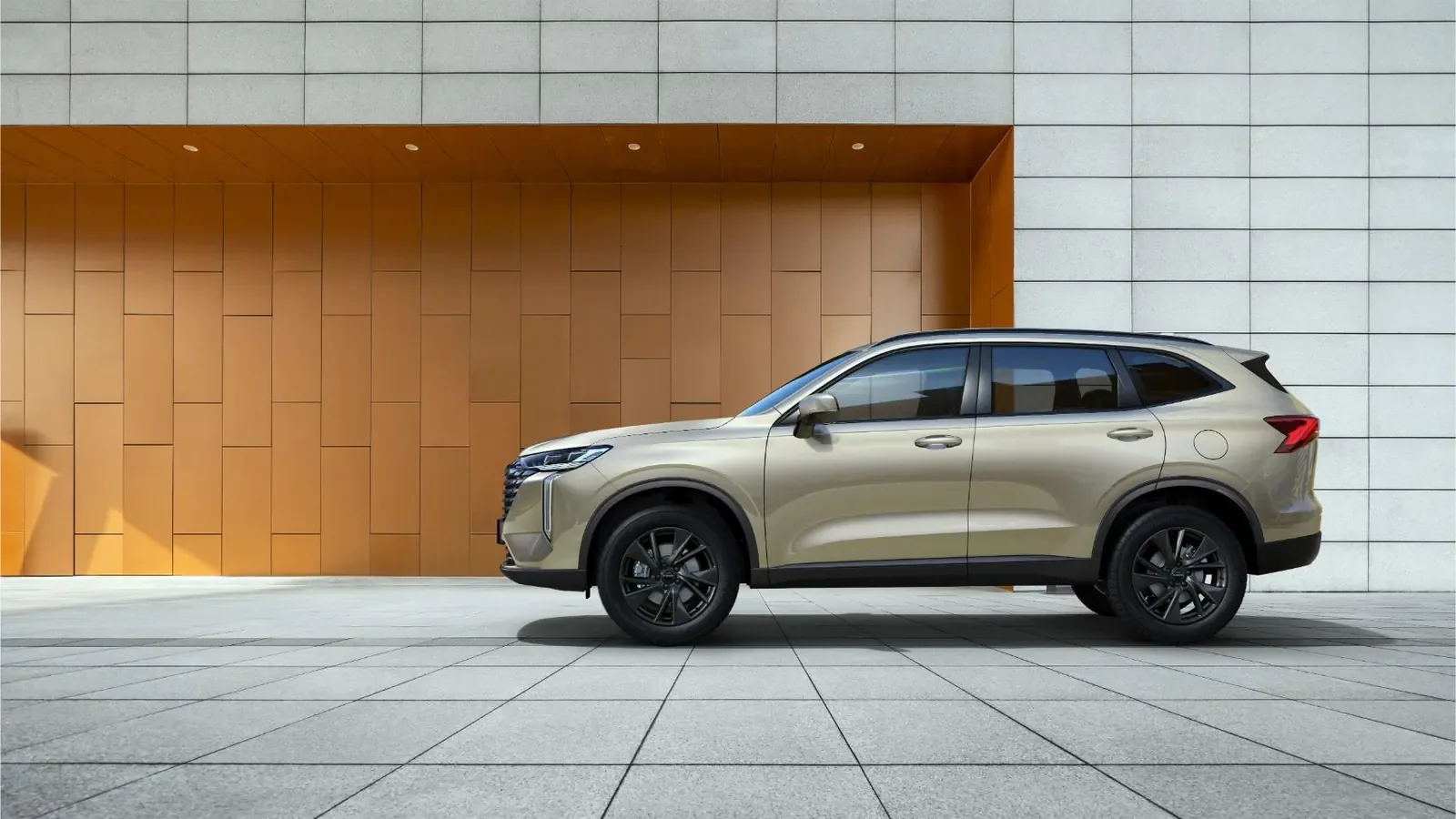 Side view of the HAVAL H6 HEV hybrid SUV